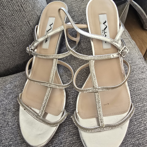 Nina Women's Silver Strappy Sandals - Picture 1 of 8